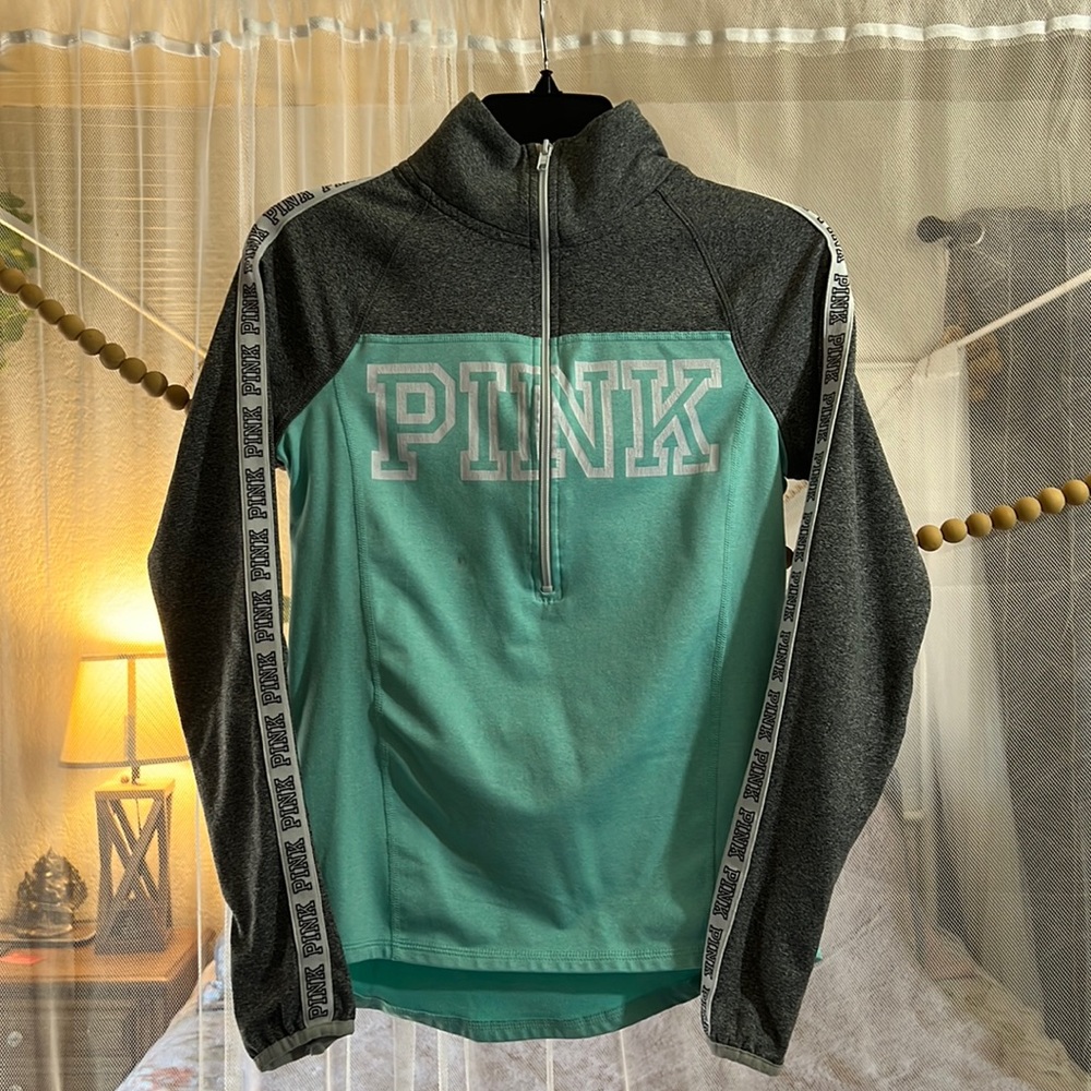 VS XS PINK Ultimate active pullover